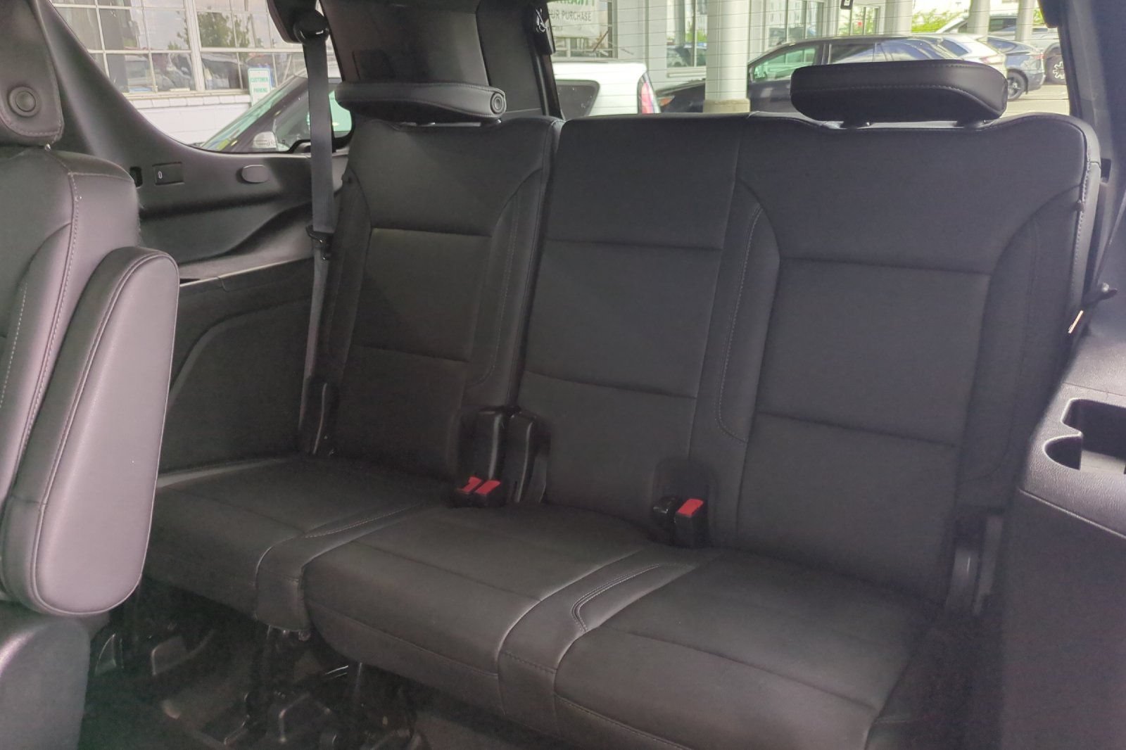 Used 2023 Chevrolet Tahoe Z71 w/ Luxury Package AWD/4WD image 17