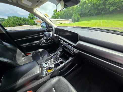 Used 2023 Kia Telluride LX AWD/4WD image 25