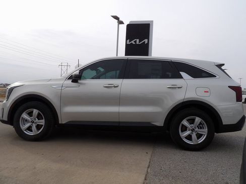 New 2026 Kia Sorento LX image 1
