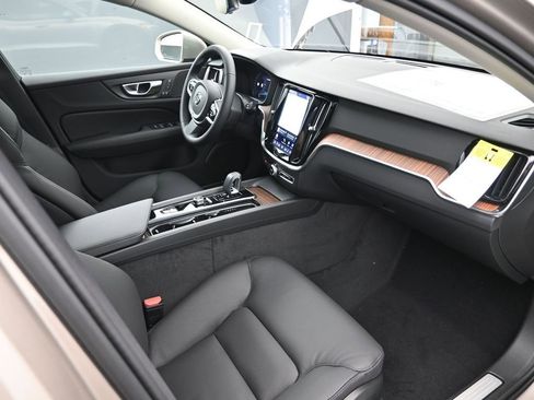New 2026 Volvo V60 B5 Cross Country Plus w/ Protection Package Premier AWD/4WD image 38