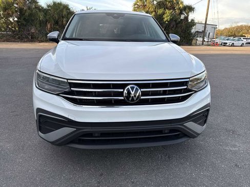 Used 2024 Volkswagen Tiguan SE image 9