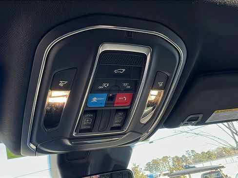 New 2025 Jeep Grand Cherokee Altitude image 27