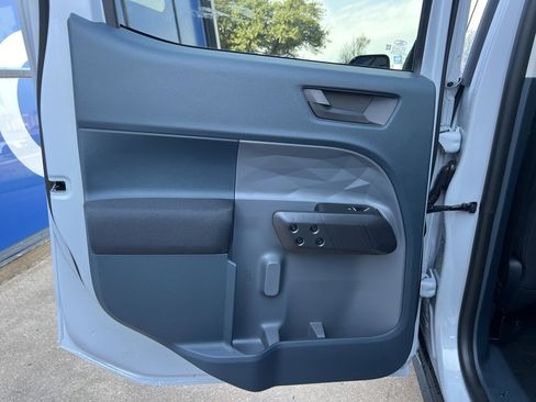 New 2025 Ford Maverick XL image 8