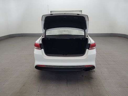 Used 2017 Kia Optima LX FWD image 29