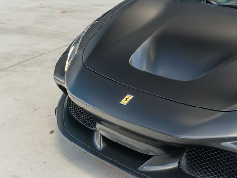 Used 2021 Ferrari F8 Tributo image 23