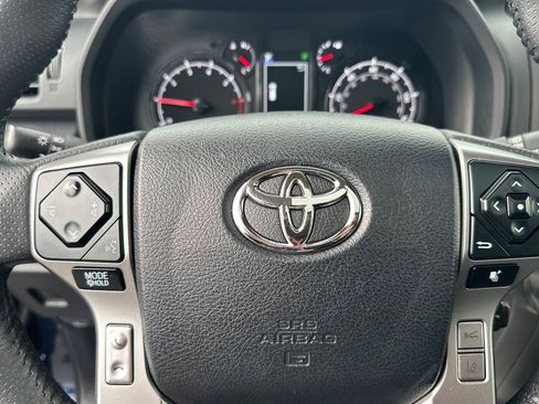 Used 2022 Toyota 4Runner SR5 Premium image 29