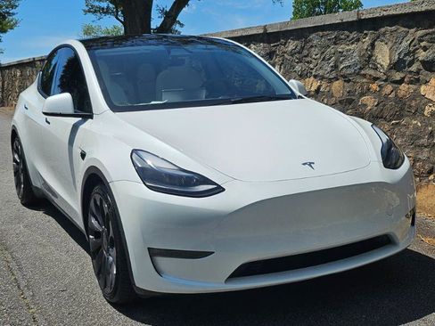Used 2023 Tesla Model Y Performance AWD/4WD image 12