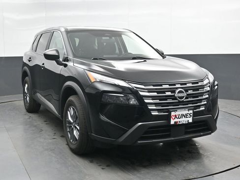 Used 2024 Nissan Rogue S AWD/4WD image 4