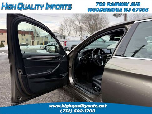 Used 2017 BMW 530i xDrive AWD/4WD image 11