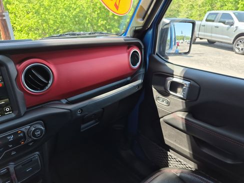 Used 2022 Jeep Gladiator Rubicon w/ Cold Weather Group image 20