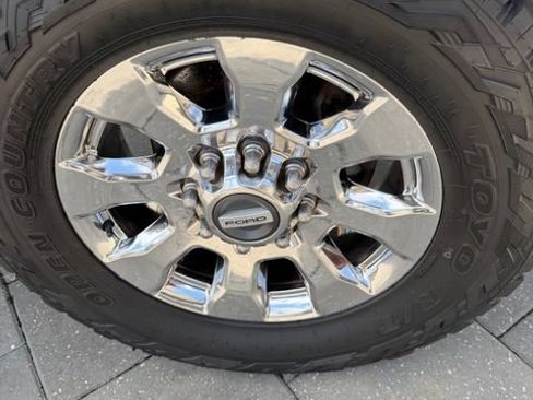 Used 2019 Ford F250 Lariat w/ Lariat Ultimate Package AWD/4WD image 8