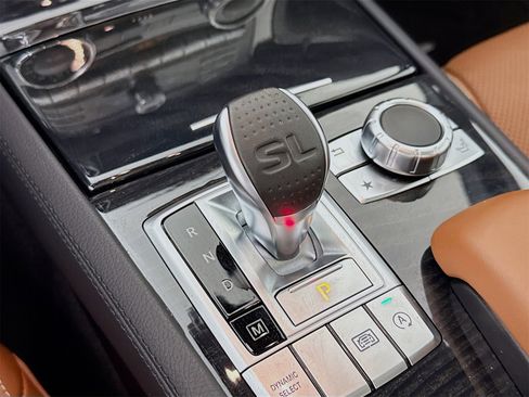 Used 2020 Mercedes-Benz SL 550 image 18