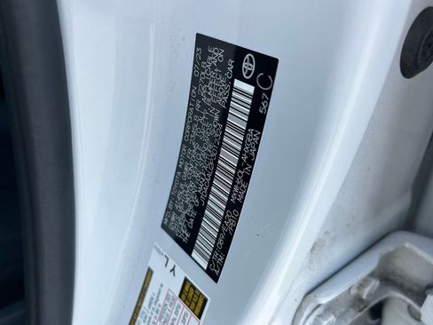 Used 2023 Toyota Prius XLE FWD image 10