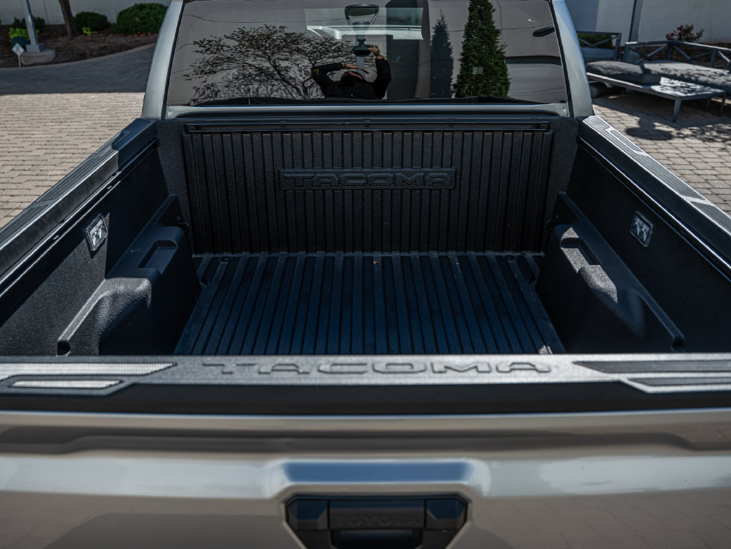 Used 2026 Toyota Tacoma SR5 AWD/4WD image 19
