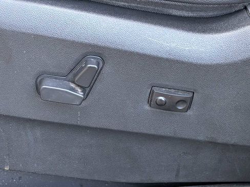 Used 2019 Dodge Grand Caravan SXT FWD image 15