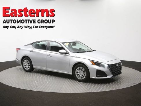 Used 2023 Nissan Altima 2.5 S FWD image 46
