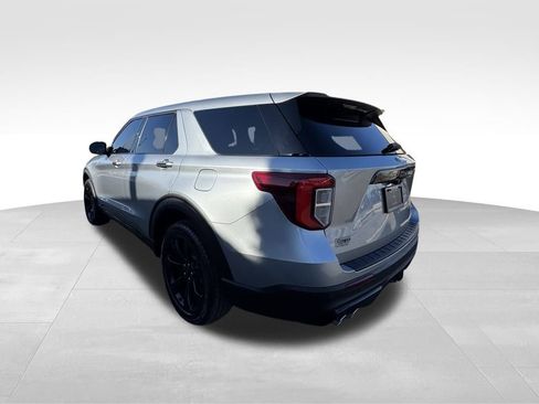 Used 2022 Ford Explorer ST w/ ST Street Pack image 10
