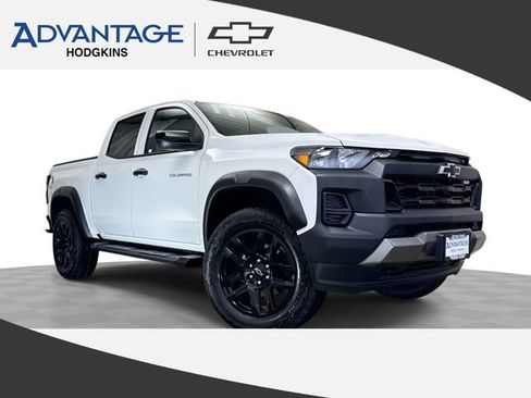 Certified 2024 Chevrolet Colorado Trail Boss w/ Technology Package AWD/4WD image 1