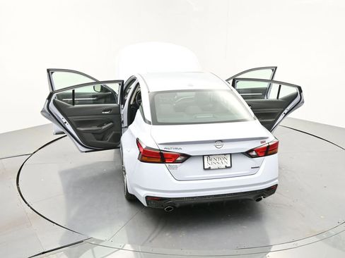 Used 2024 Nissan Altima 2.0 SR FWD image 25