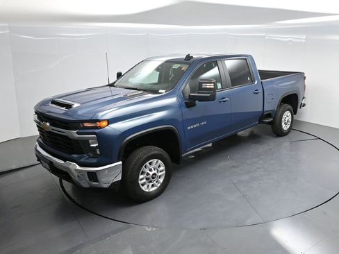 Used 2025 Chevrolet Silverado 2500 LT w/ Convenience Package AWD/4WD image 46