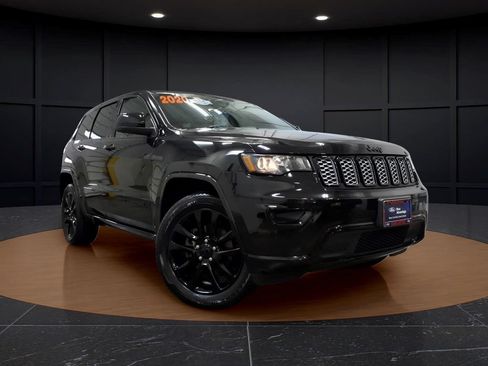 Used 2020 Jeep Grand Cherokee Altitude AWD/4WD image 1