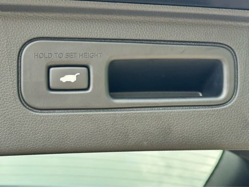 Used 2025 Honda Pilot Elite image 46