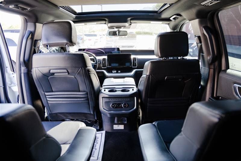 Used 2025 Ford Expedition Platinum w/ Stealth Appearance Package AWD/4WD image 42