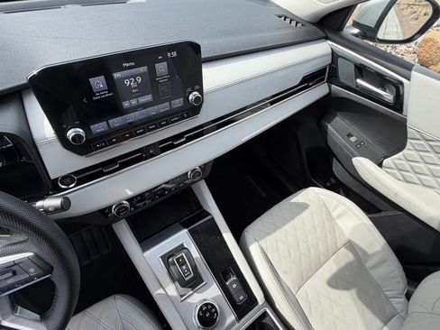 Used 2024 Mitsubishi Outlander SEL Black Edition FWD image 20