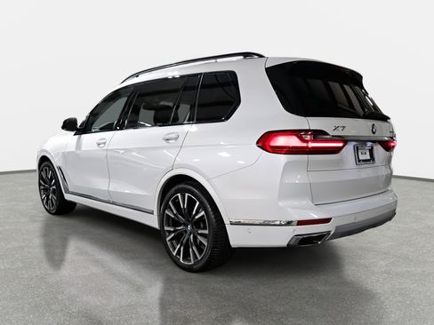 Used 2022 BMW X7 xDrive40i w/ Executive Package image 7