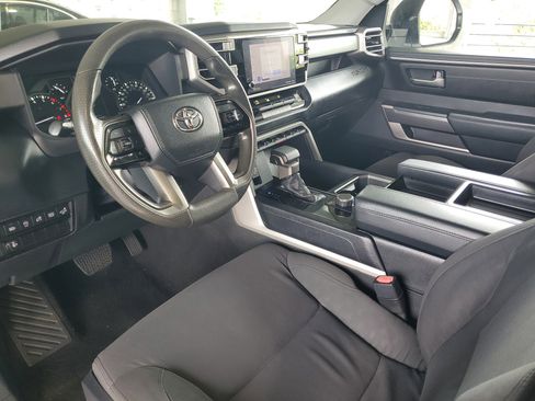 Used 2022 Toyota Tundra SR5 w/ SR5 Convenience Package RWD image 16