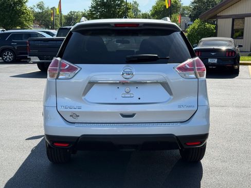 Used 2016 Nissan Rogue SV w/ SV Premium Package AWD/4WD image 7