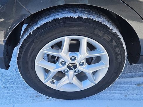 Used 2023 Kia Soul LX w/ LX Technology Package image 9