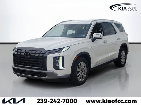 Used 2024 Hyundai Palisade SEL FWD image 3