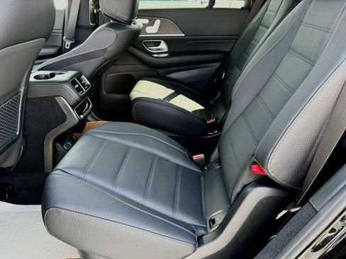 New 2026 Mercedes-Benz GLS 580 4MATIC image 26