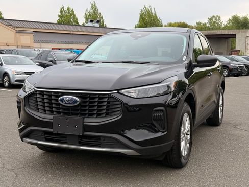 Used 2025 Ford Escape Active AWD/4WD image 1