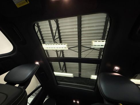 Used 2018 Volvo XC90 T6 R-Design w/ Convenience Package image 38