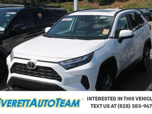 Used 2022 Toyota RAV4 XLE w/ Convenience Package AWD/4WD image 1