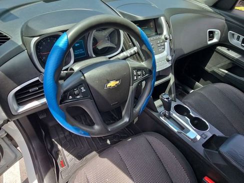 Used 2017 Chevrolet Equinox LS FWD image 10