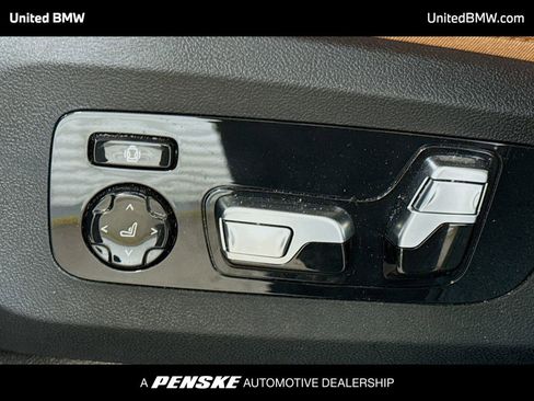 Certified 2025 BMW X7 xDrive40i w/ Premium Package image 4