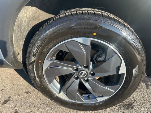 Used 2024 Nissan Rogue SV image 21