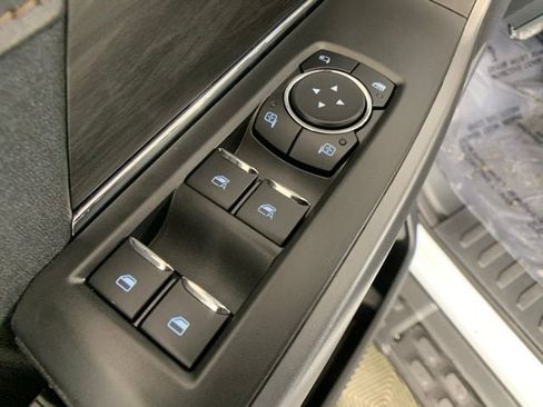 New 2025 Ford F150 Lightning Lariat image 32