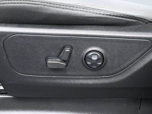 Used 2021 RAM 1500 Big Horn AWD/4WD image 12