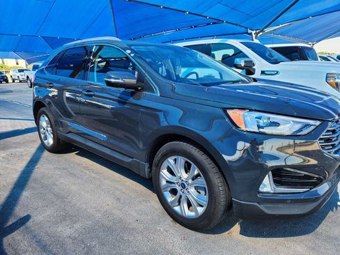 Used 2021 Ford Edge Titanium FWD image 2