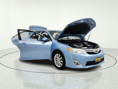 Used 2012 Toyota Camry XLE FWD image 11