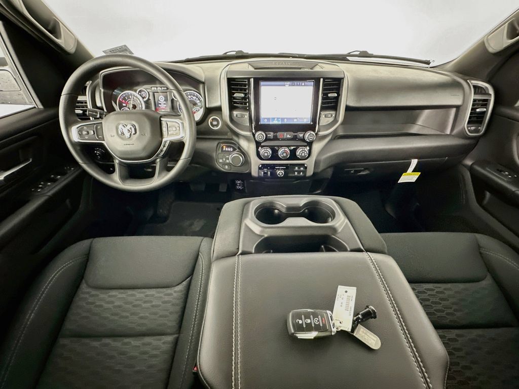 New 2026 RAM 1500 Express AWD/4WD image 9