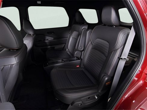 Used 2024 Nissan Pathfinder Rock Creek image 12