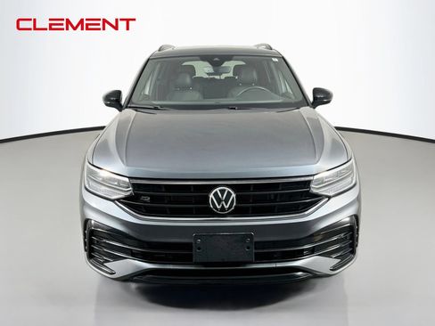 Used 2024 Volkswagen Tiguan SE R-Line FWD image 2