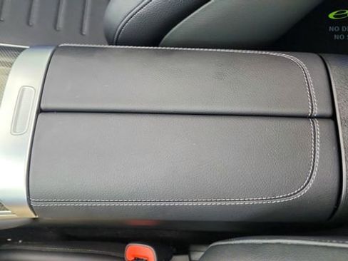 Used 2025 Mercedes-Benz GLC 300 4MATIC image 55