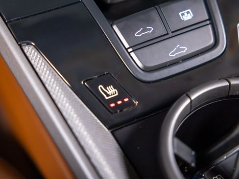 Used 2024 Porsche 911 Carrera RWD image 21