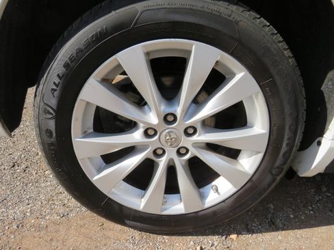 Used 2013 Toyota Venza LE image 31